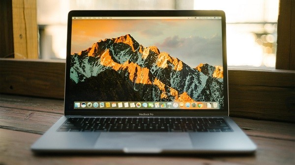 Thay màn hình macbook pro 13 inch 2016