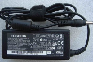 Sạc laptop Toshiba 15V-5A – OEM