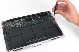 Thay pin macbook air 13 inch 2010 bảo hành 12 tháng