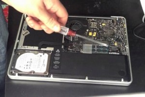 Thay pin macbook pro 13 inch 2012 bảo hành 6 tháng