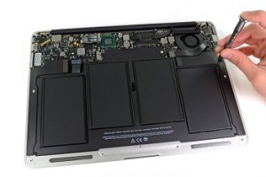 Thay pin macbook retina 13 inch 2013 bảo hành 12 tháng
