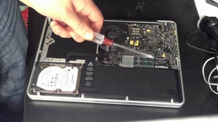 Thay pin macbook pro 13 inch 2012 bảo hành 6 tháng